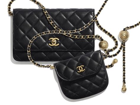 Chanel waist bag with chain